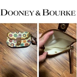 Dooney & Bourke wristlet